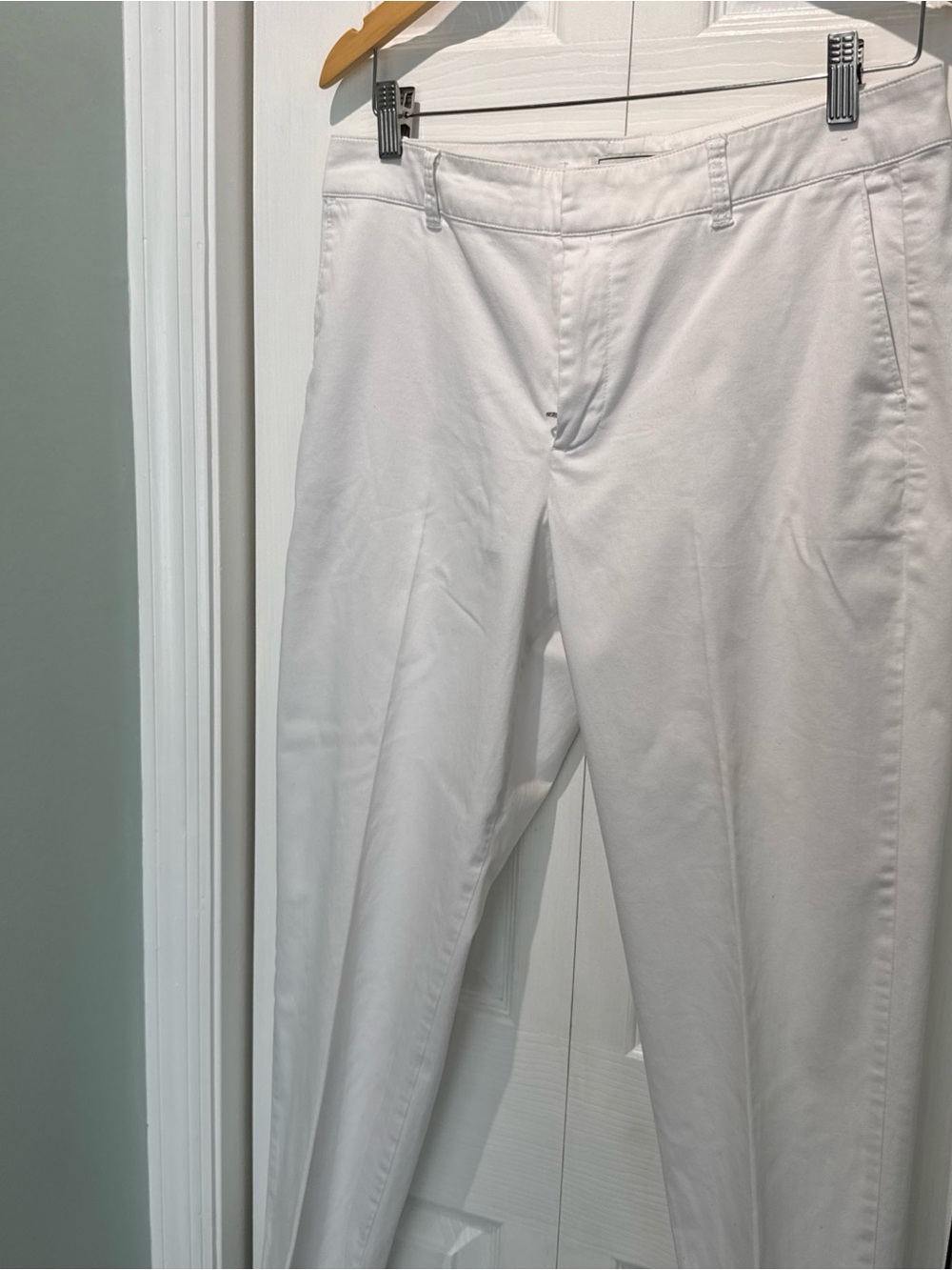 Abercrombie & Fitch Women's White Cropped Pants
